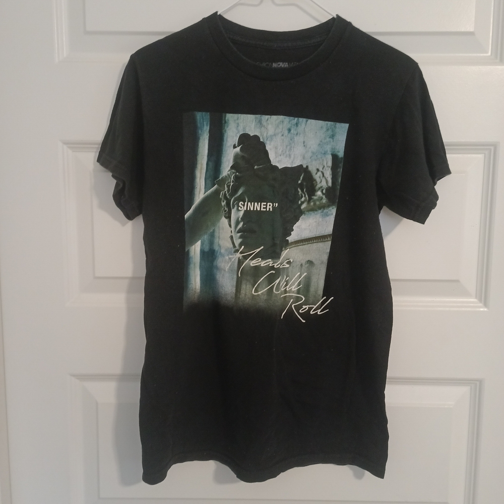 Fashion Nova Black Short Sleeve Graphic Tee